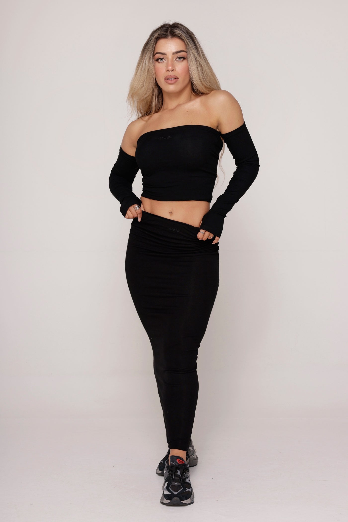 SOLID OFF SHOULDER TOP - BLACK