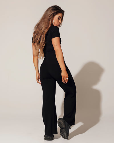 SOLID STRAIGHT LEG PANTS - BLACK